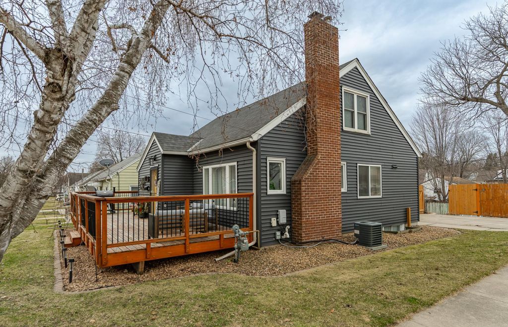 Photo of 1125 6th Avenue NW, Rochester, MN 55901 (MLS # 7045080)