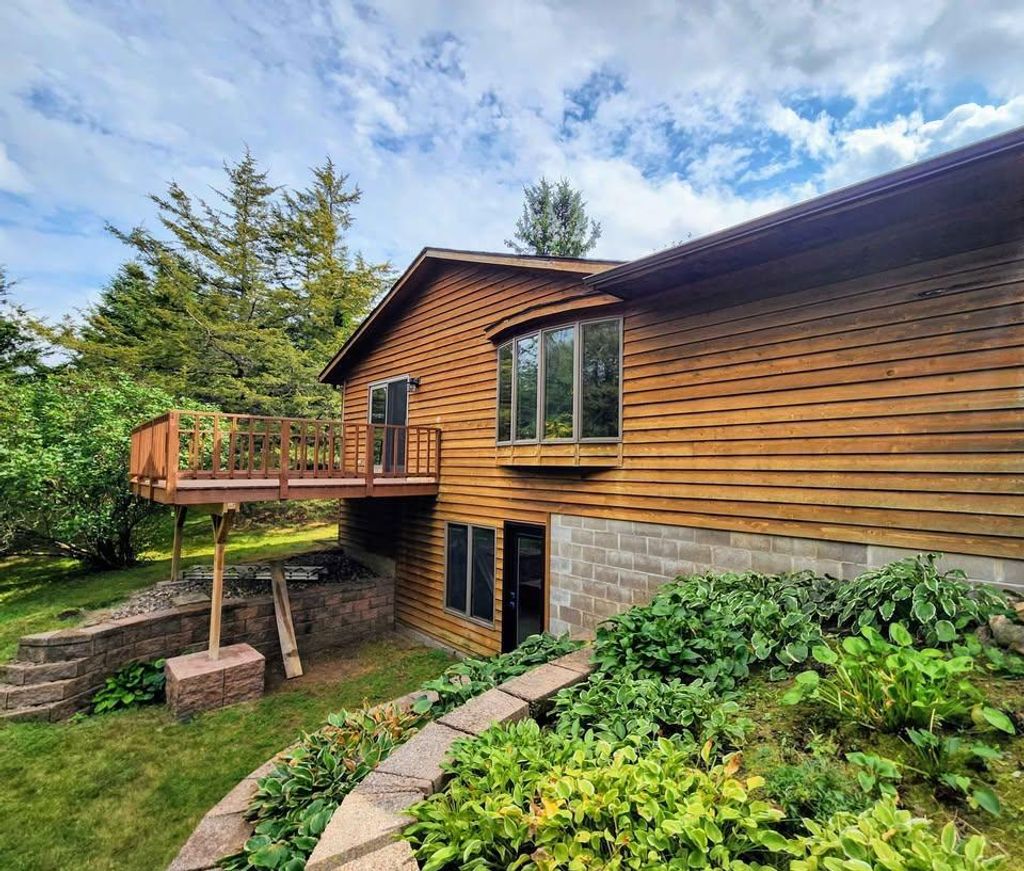 Photo of 1072 Buck Ridge, Hudson, WI 54016 (MLS # 7065933)