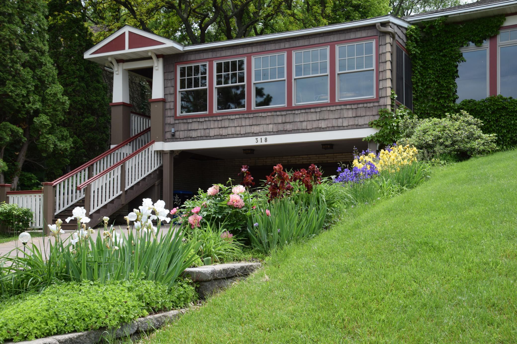 318 Mccarrons Boulevard S