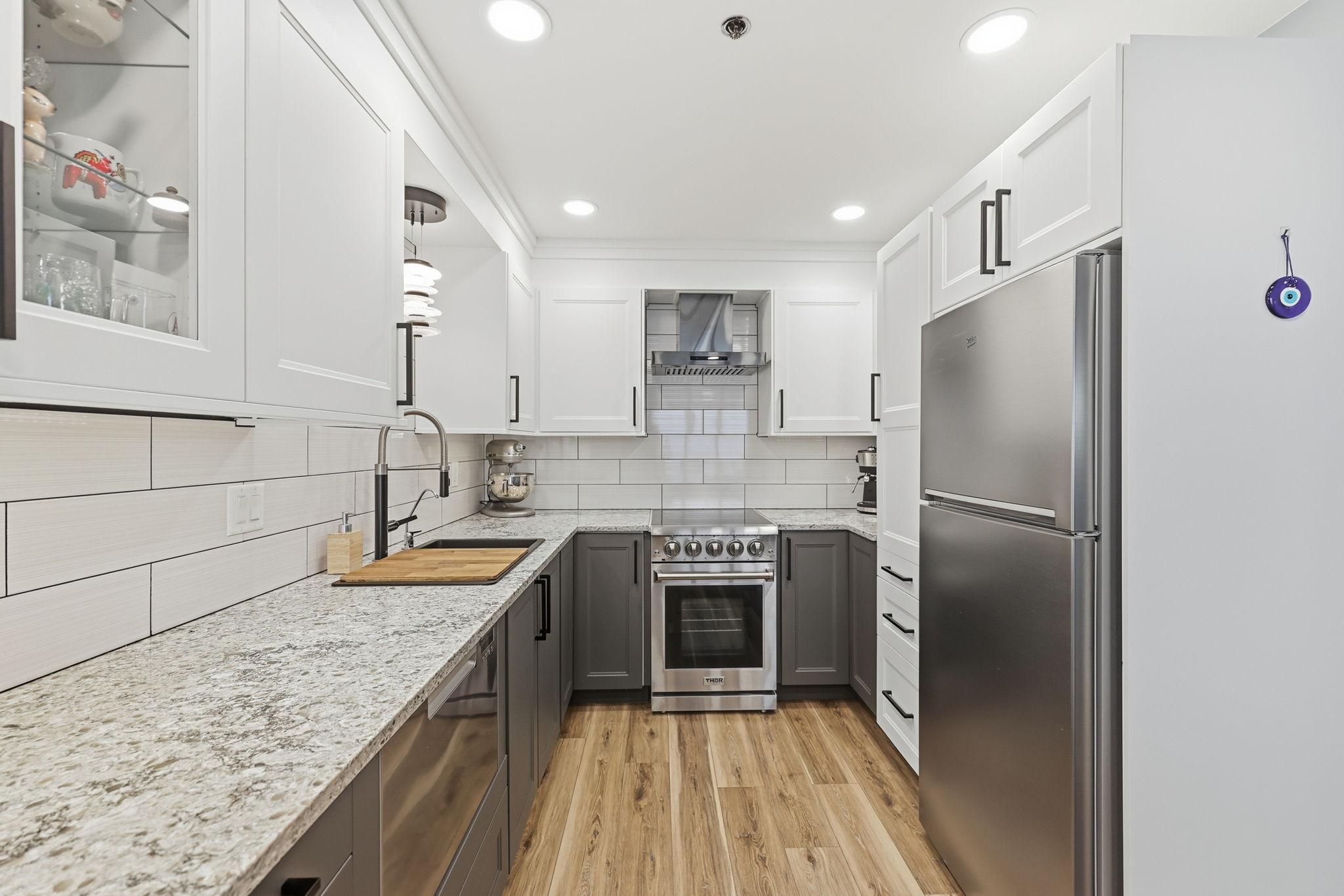 168 6th Street E 3505