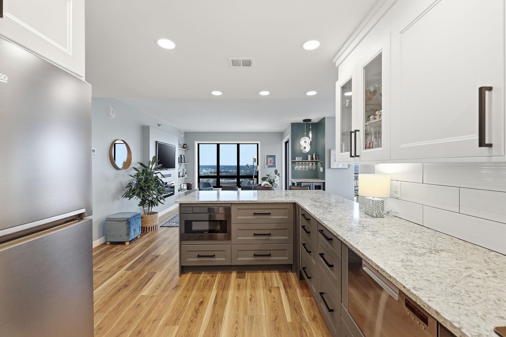 168 6th Street E 3505