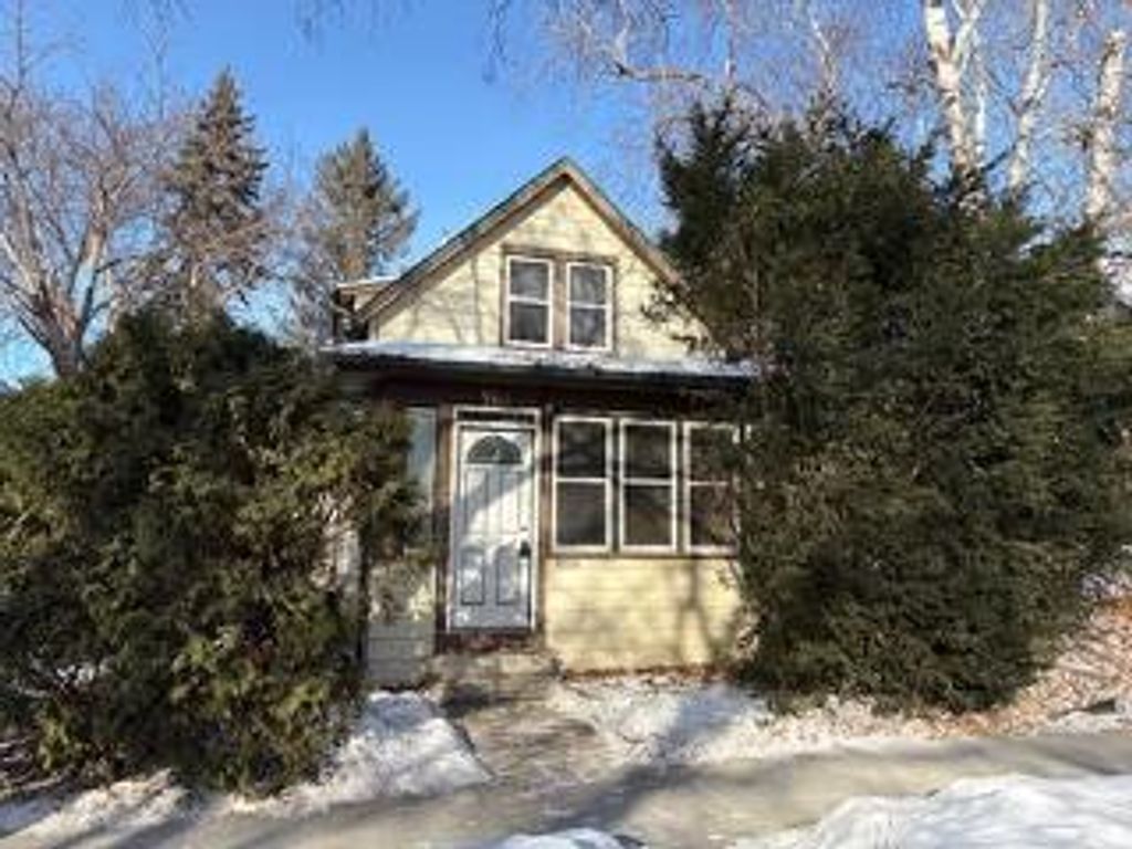 Photo of 961 Margaret Street, Saint Paul, MN 55106 (MLS # 7010630)