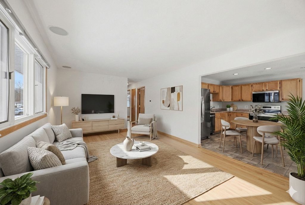 Photo of 1261 Skillman Avenue E, Maplewood, MN 55109 (MLS # 7001833)