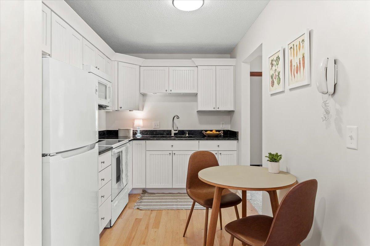 4221 Upton Avenue S 106