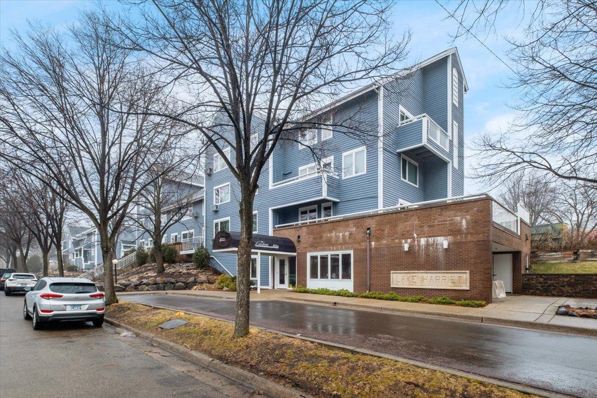 4221 Upton Avenue S 106