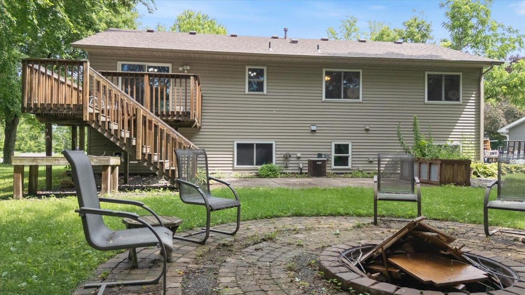 Photo of 428 Riverview Drive, Monticello, MN 55362 (MLS # 7043104)