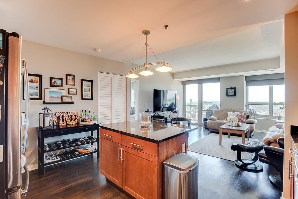 Photo of 929 Portland Avenue #1807, Minneapolis, MN 55404 (MLS # 7135714)