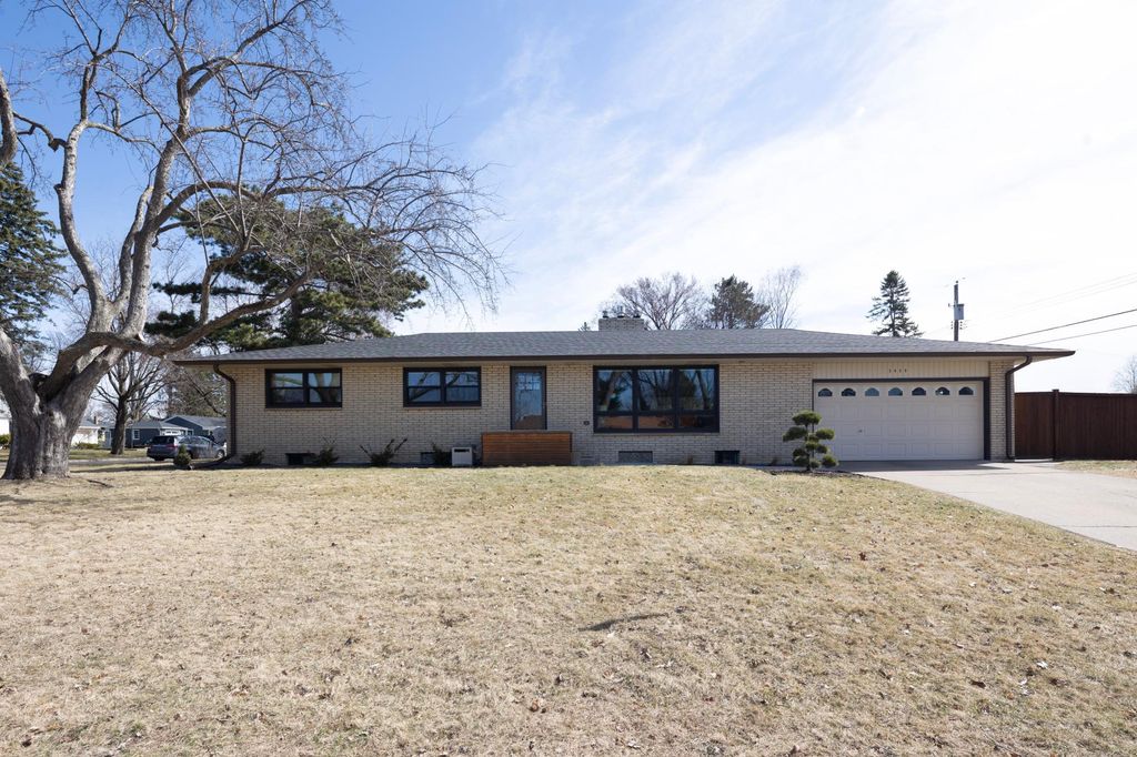 Photo of 2420 Dunlap Street N, Roseville, MN 55113 (MLS # 7054788)