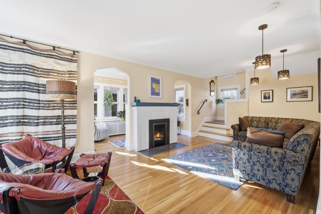 Photo of 377 Woodlawn Avenue, Saint Paul, MN 55105 (MLS # 7164560)