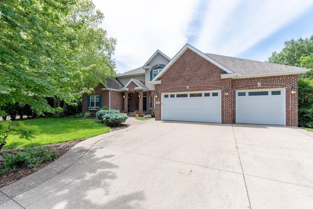 Photo of 124 Mayan Way, Mankato, MN 56001 (MLS # 7095492)