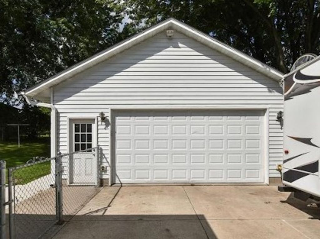 Photo of 815 10th Avenue, Howard Lake, MN 55349 (MLS # 7073457)