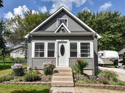 Photo of 815 10th Avenue, Howard Lake, MN 55349 (MLS # 7073457)