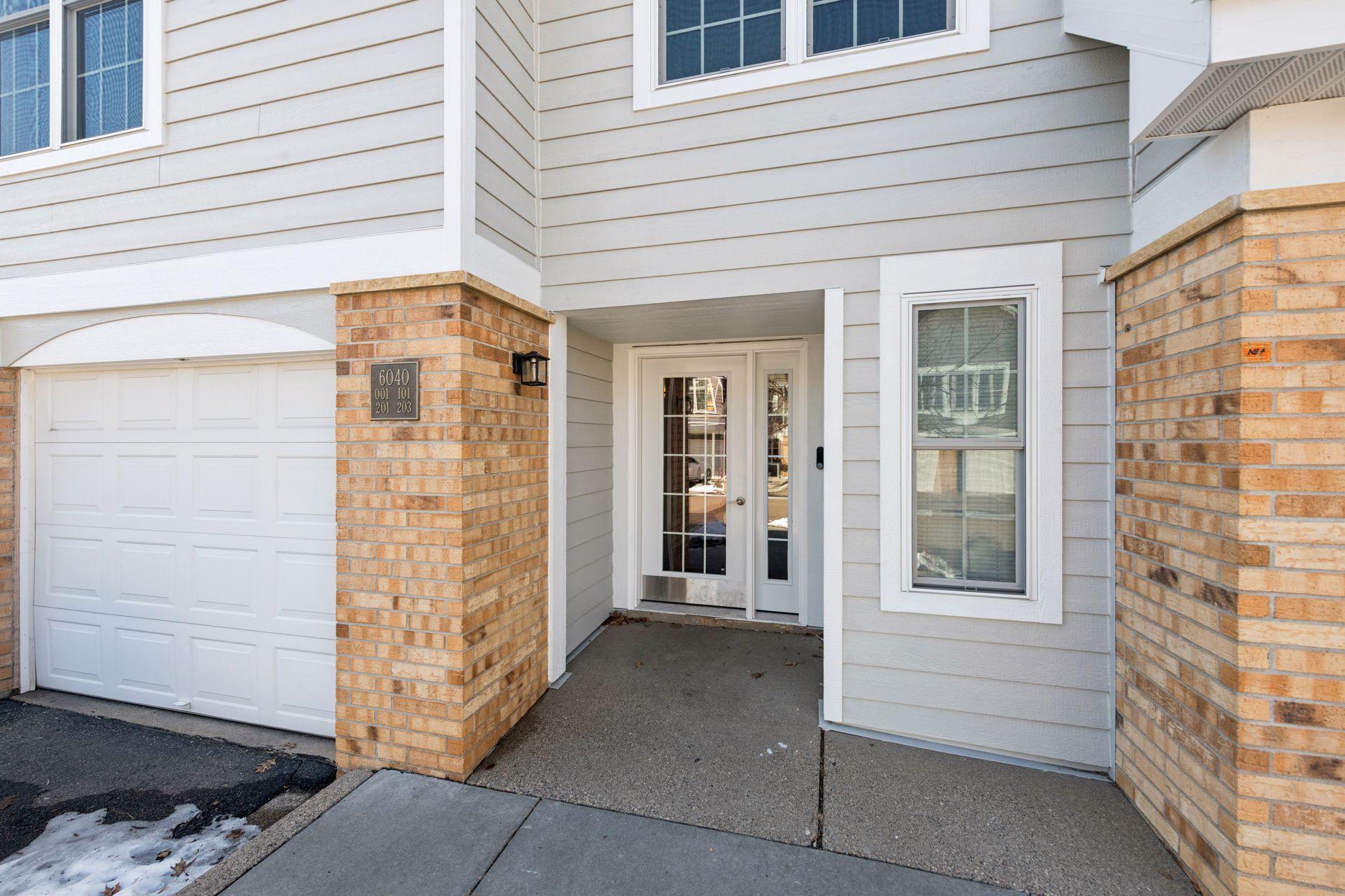 6040 Chasewood Parkway 101