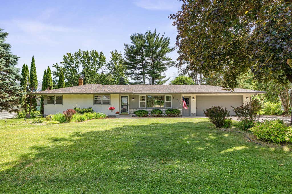 Photo of 6177 Upper 48th Street N, Oakdale, MN 55128 (MLS # 7100147)