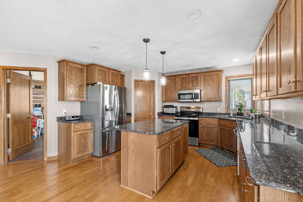 Photo of 930 Aspen Circle, Watertown, MN 55388 (MLS # 7127424)