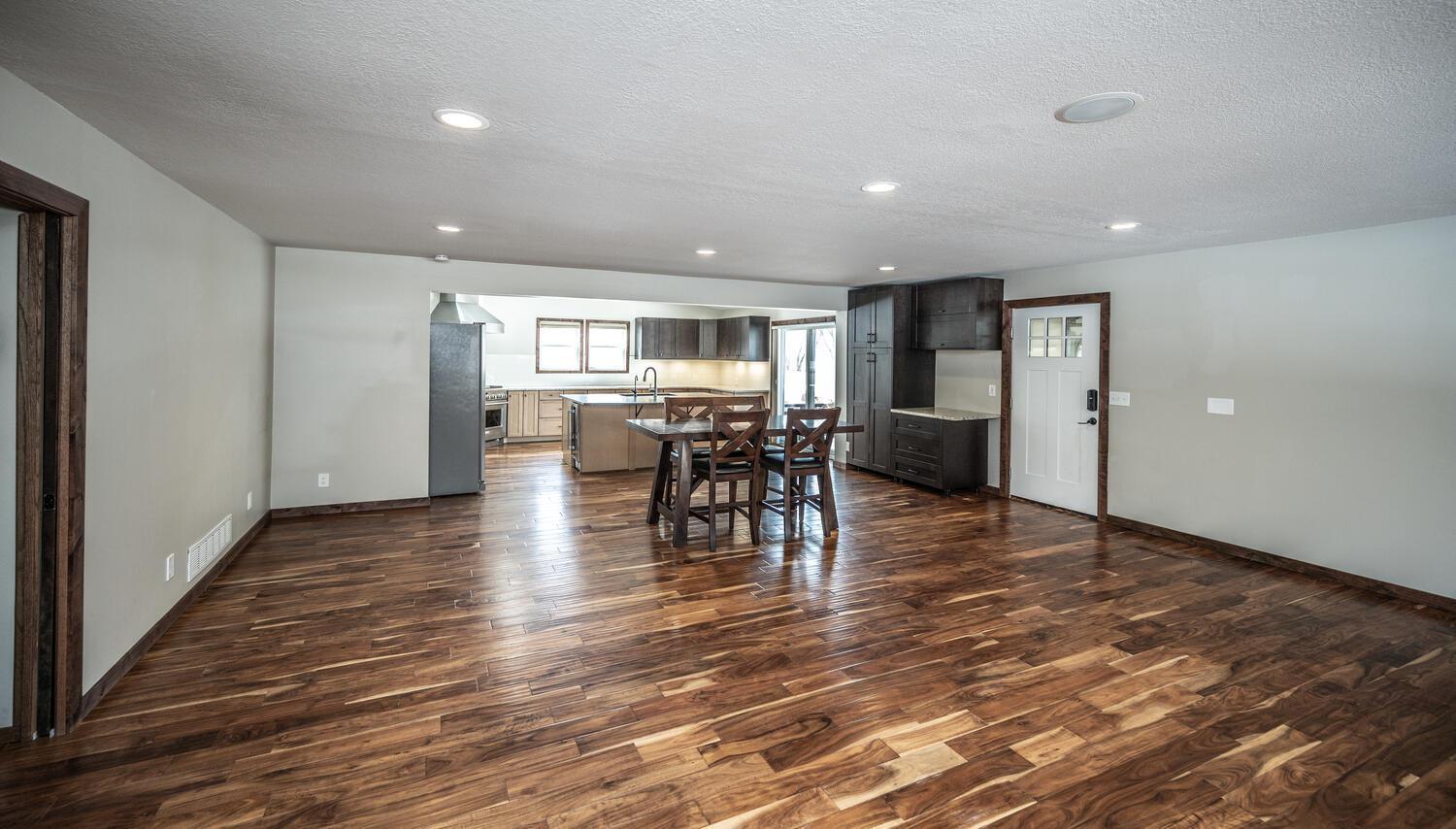 9945 Justen Trail N