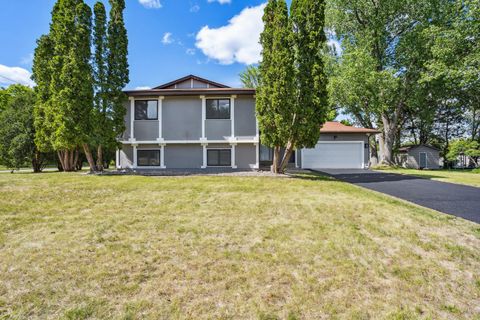 371 Millwood Street Roseville MN 55113