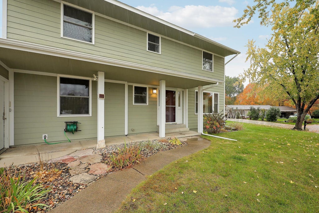 Photo of 1440 Valley View Road, Chaska, MN 55318 (MLS # 7158646)