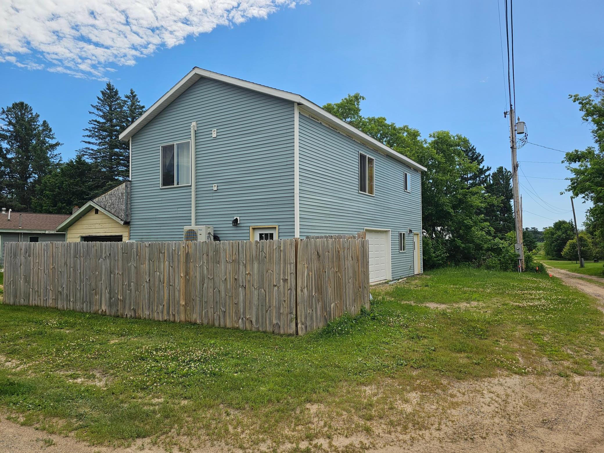 23 2nd Street SE