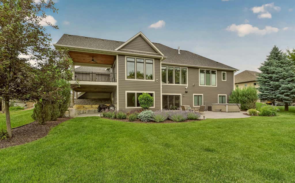 Photo of 2022 Shannon Oaks Boulevard NE, Rochester, MN 55906 (MLS # 7089003)