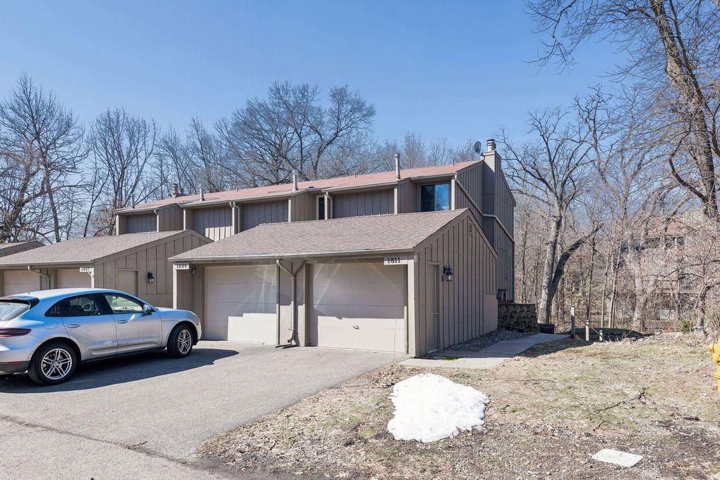 Photo of 1811 Yuma Lane N, Plymouth, MN 55447 (MLS # 7038659)