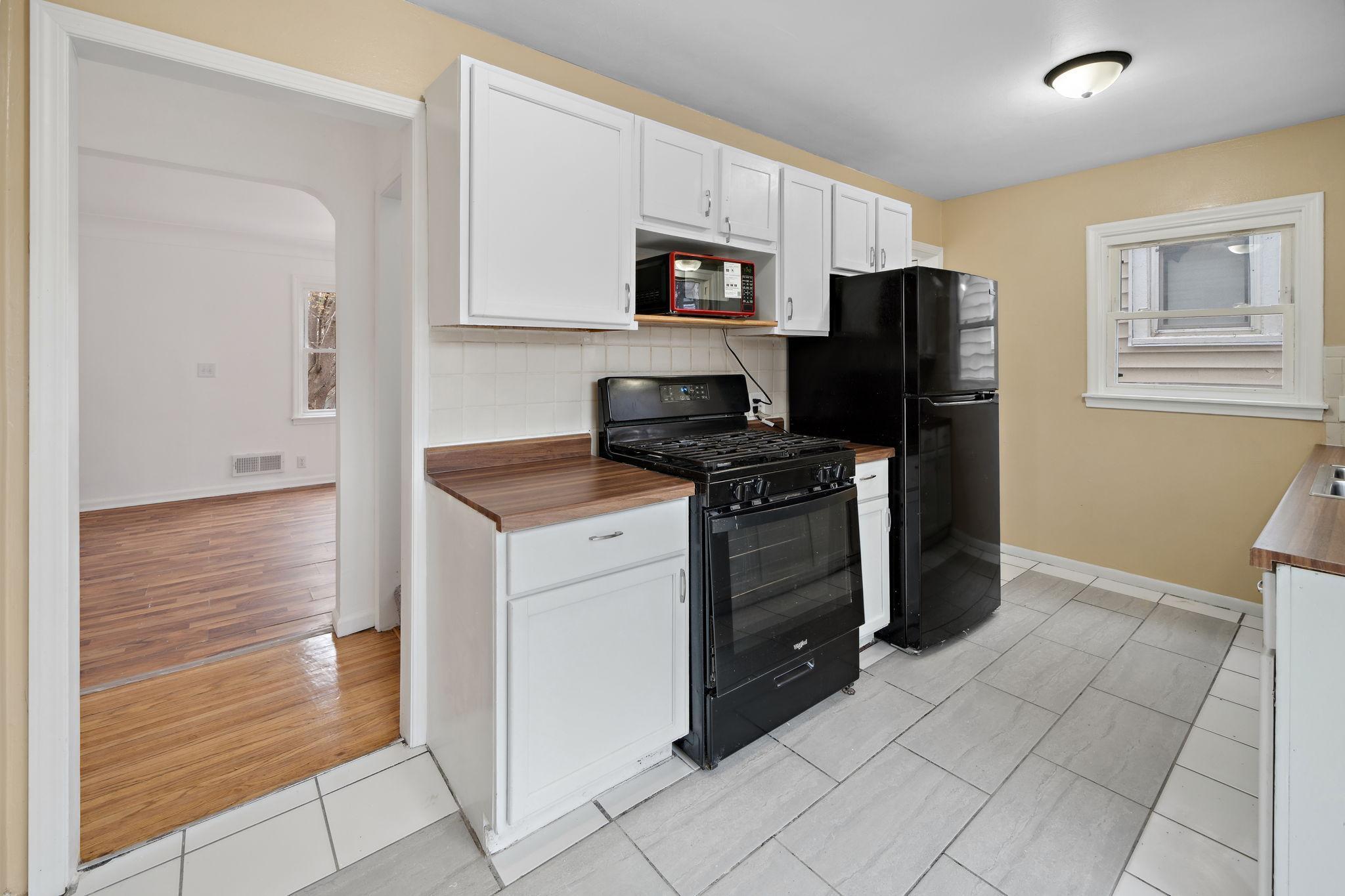 1119 6th Street E