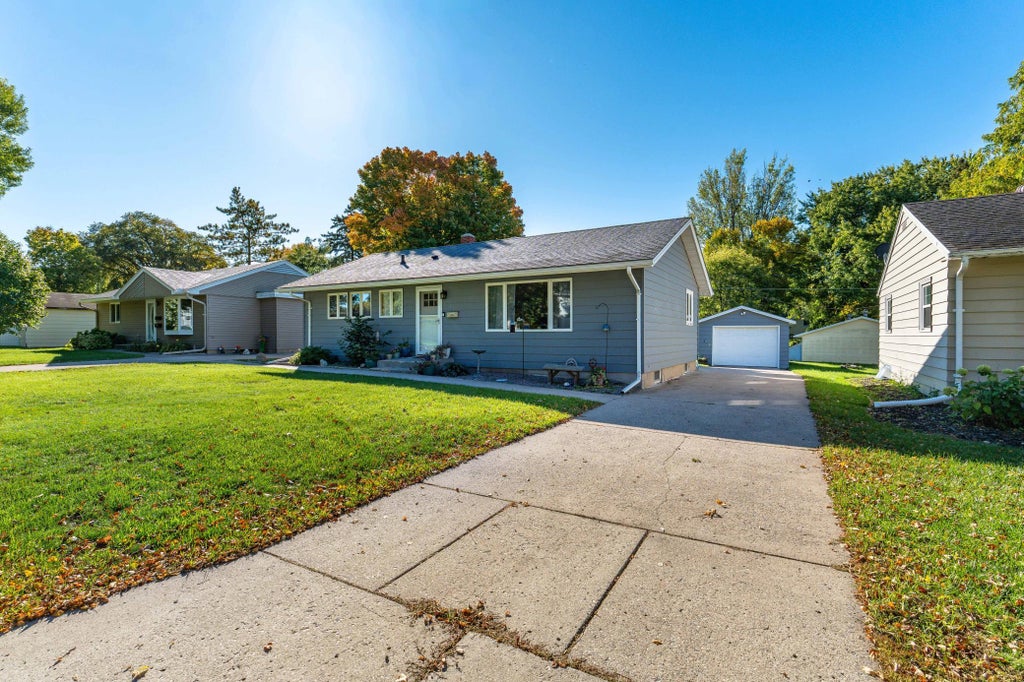 Photo of 412 E Everett Avenue, Fergus Falls, MN 56537 (MLS # 7155672)