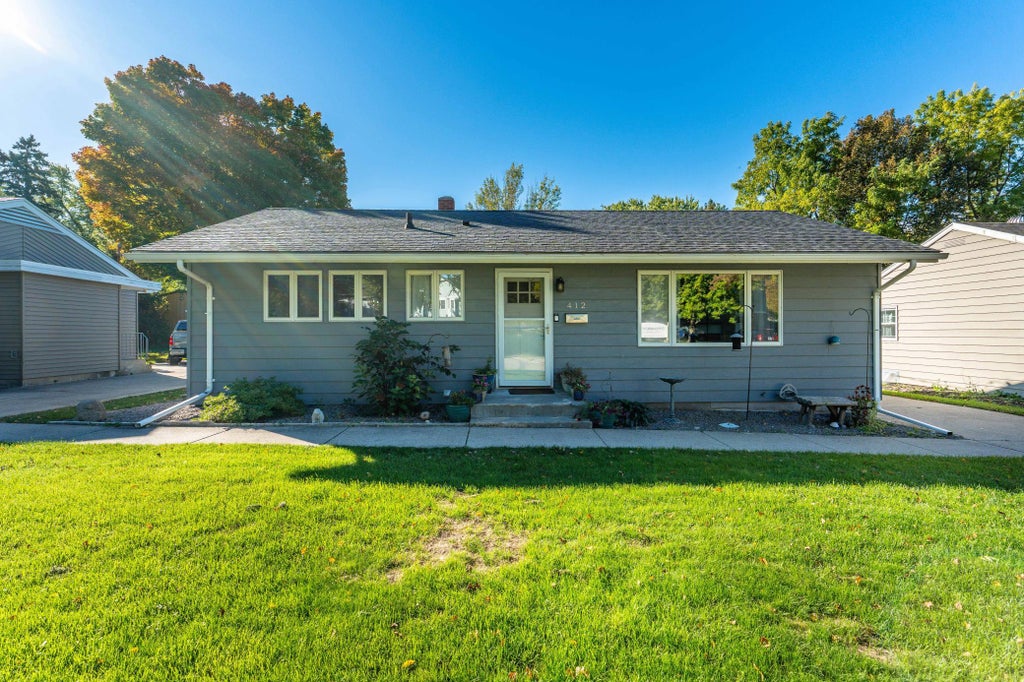 Photo of 412 E Everett Avenue, Fergus Falls, MN 56537 (MLS # 7155672)