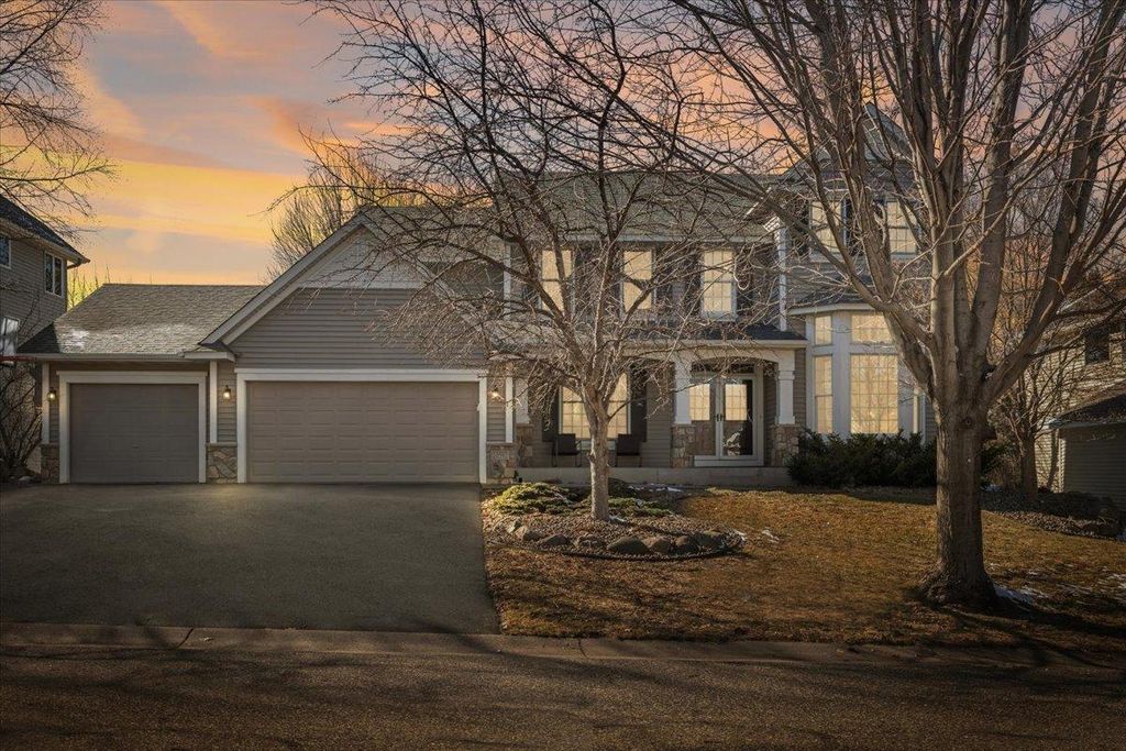 Photo of 10592 Hawthorn Trail, Woodbury, MN 55129 (MLS # 7037963)