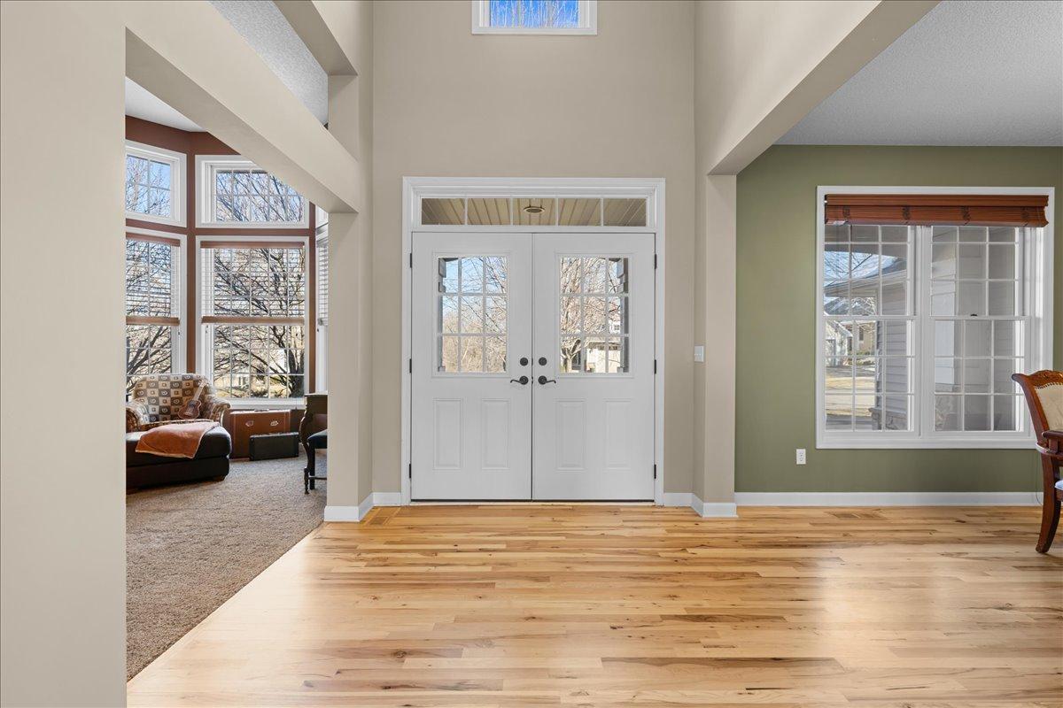 10592 Hawthorn Trail