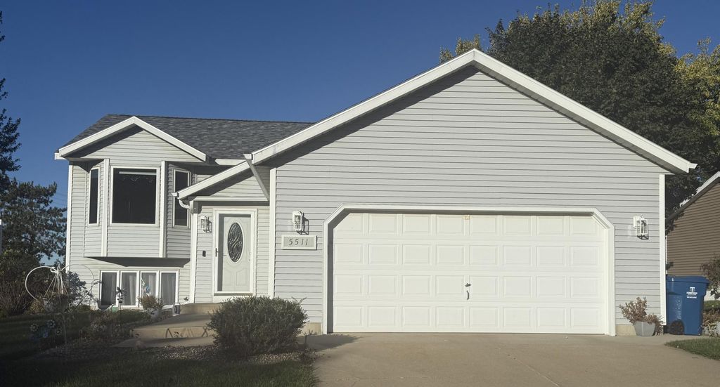 Photo of 5511 23rd Avenue NW, Rochester, MN 55901 (MLS # 7059600)