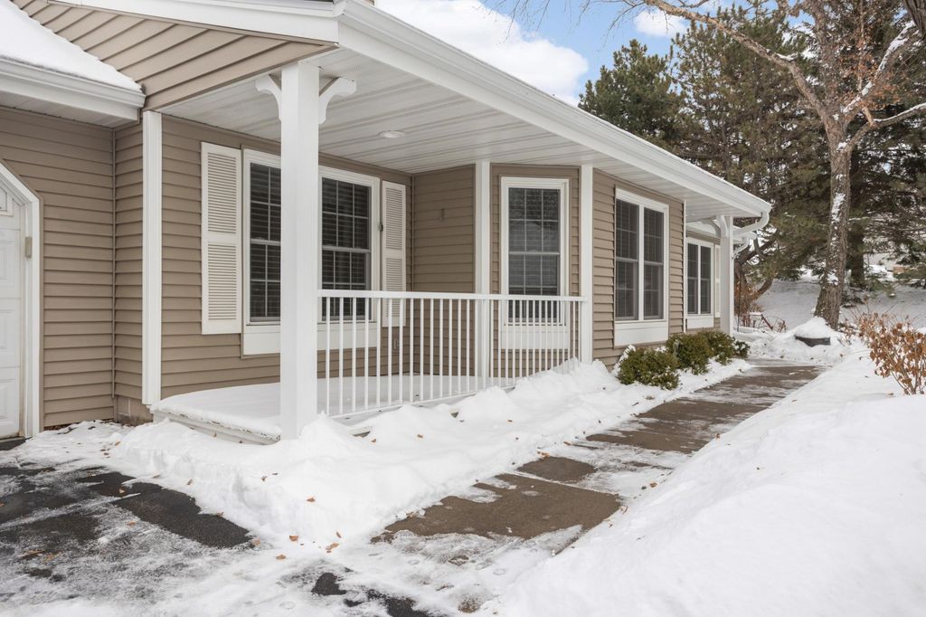 Photo of 14713 Oak Run Lane, Burnsville, MN 55306 (MLS # 7002508)