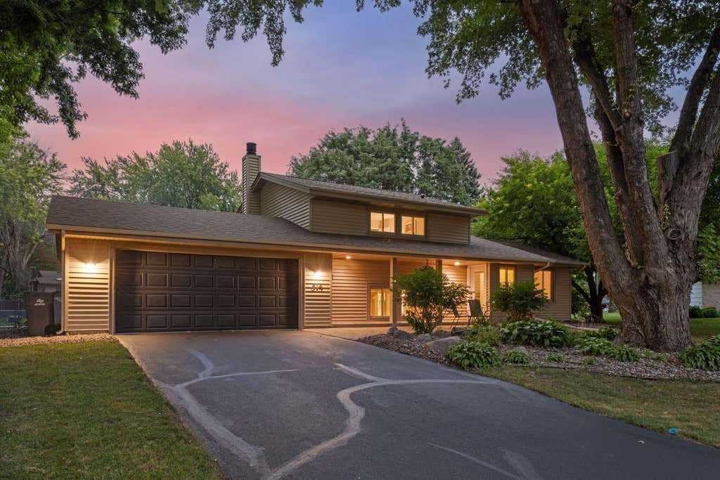 Photo of 514 Laredo Lane, Chanhassen, MN 55317 (MLS # 7121627)