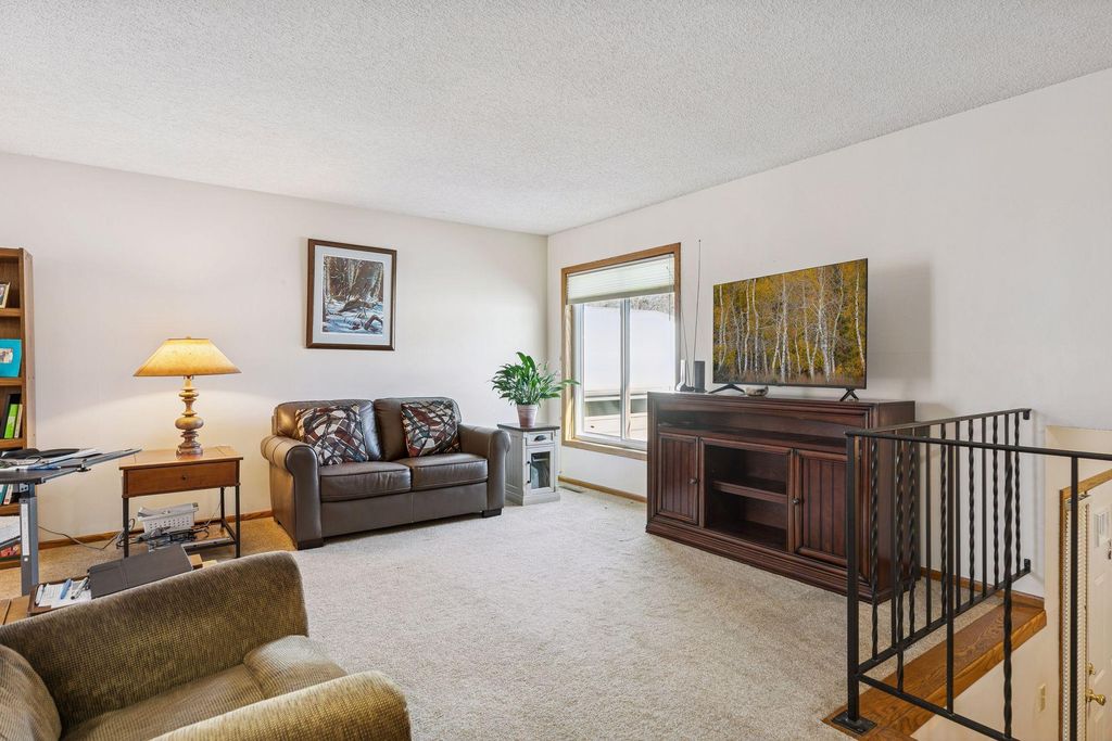 Photo of 1022 20th Avenue N, South Saint Paul, MN 55075 (MLS # 7013036)