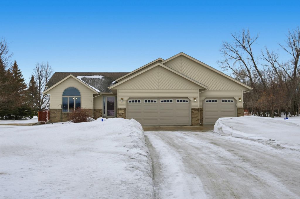 Photo of 1609 40th Avenue N, Moorhead, MN 56560 (MLS # 7017497)