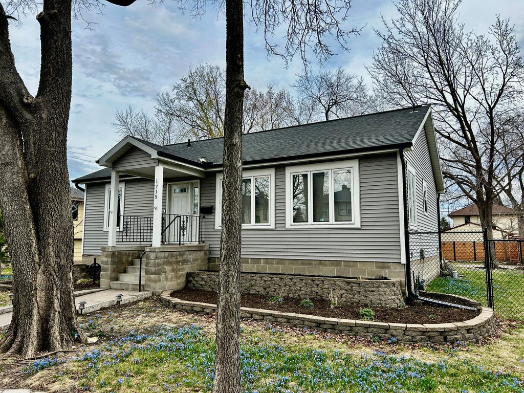 Photo of 1715 Lincoln Street NE, Minneapolis, MN 55413 (MLS # 7054558)