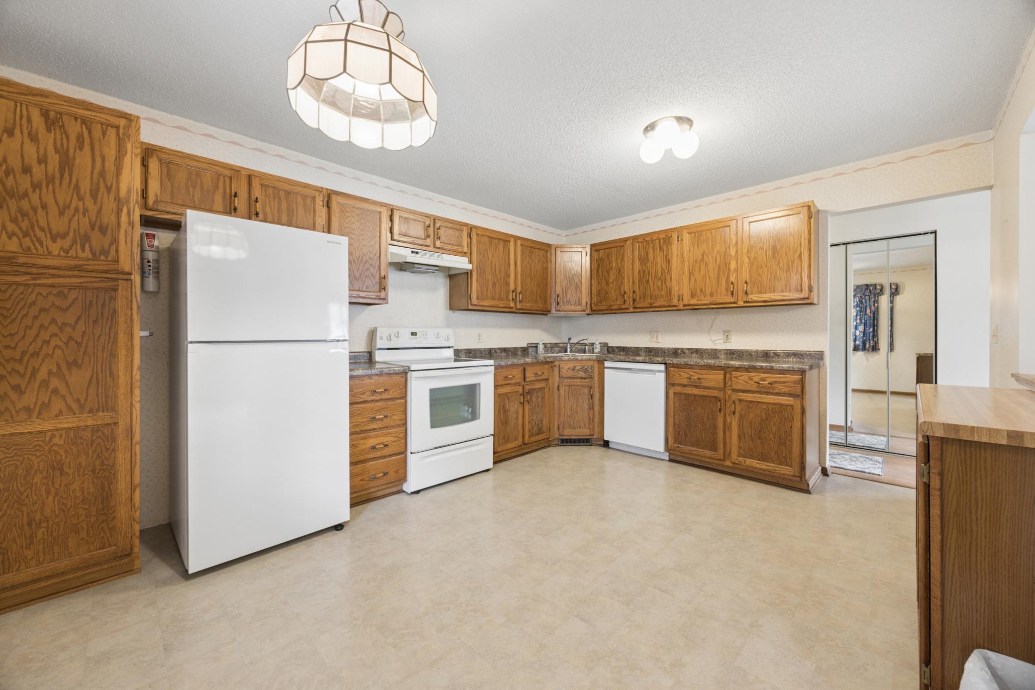 4050 Maureen Drive NE 101NE