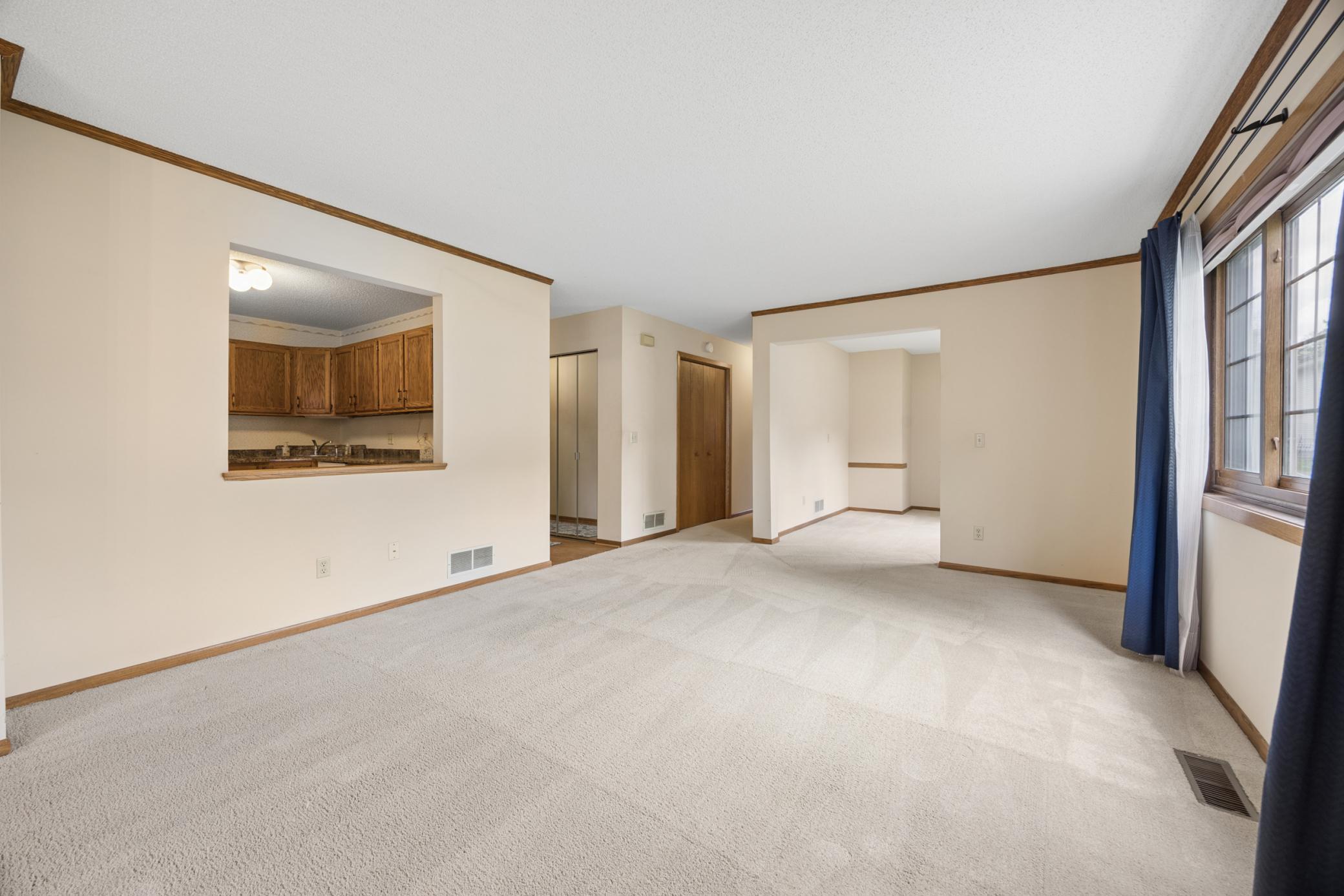4050 Maureen Drive NE 101NE