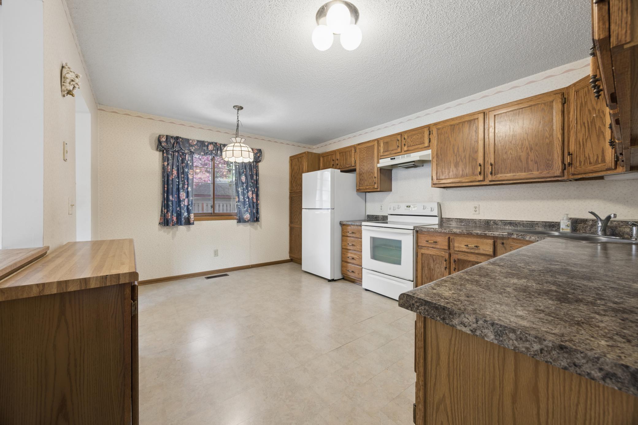4050 Maureen Drive NE 101NE
