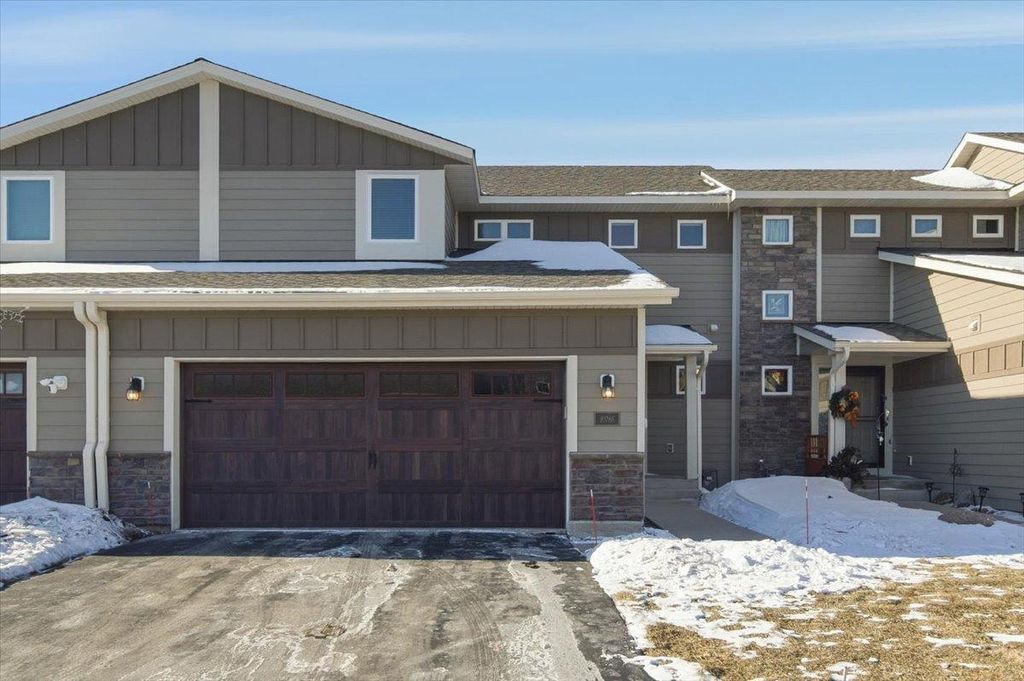 Photo of 10786 Retreat Lane, Woodbury, MN 55129 (MLS # 7013820)