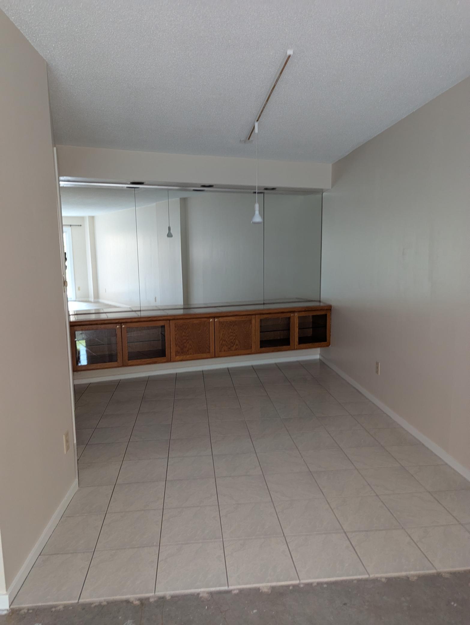 210 W Grant Street 417