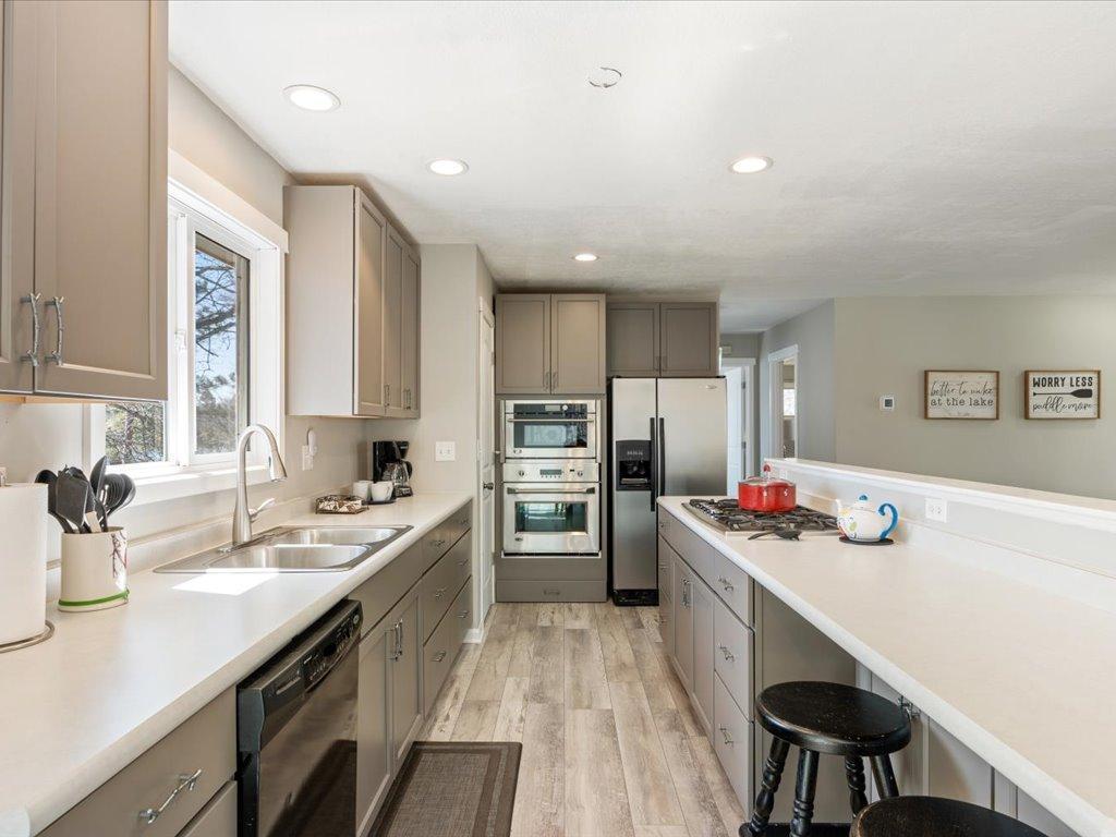 27142 Loon Point
