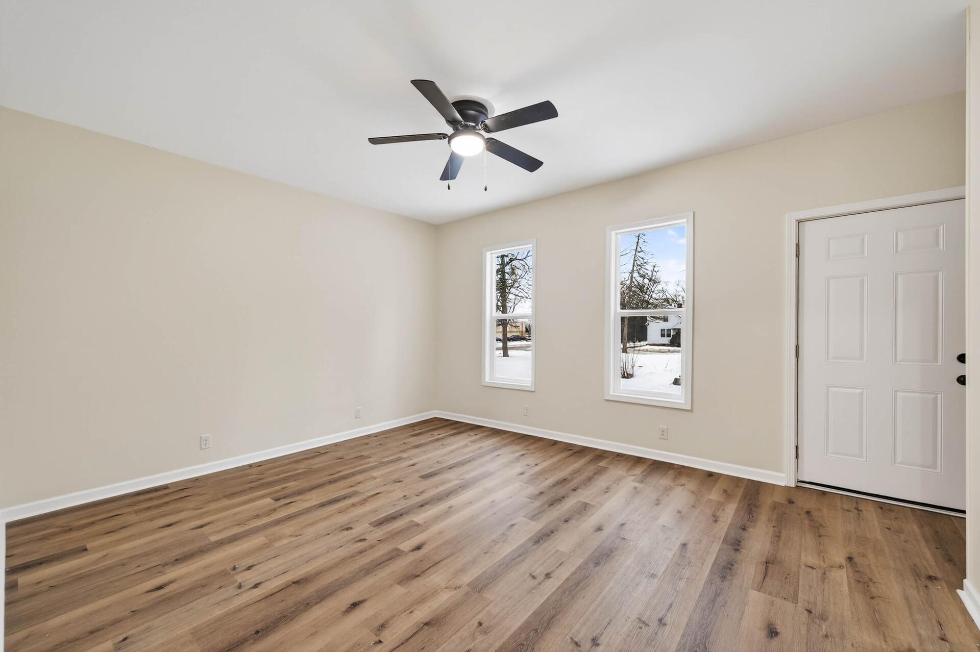 1216 County Road C E