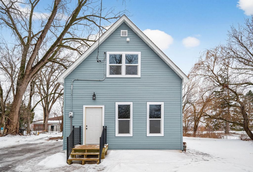 Photo of 1216 County Road C E, Maplewood, MN 55109 (MLS # 7006902)