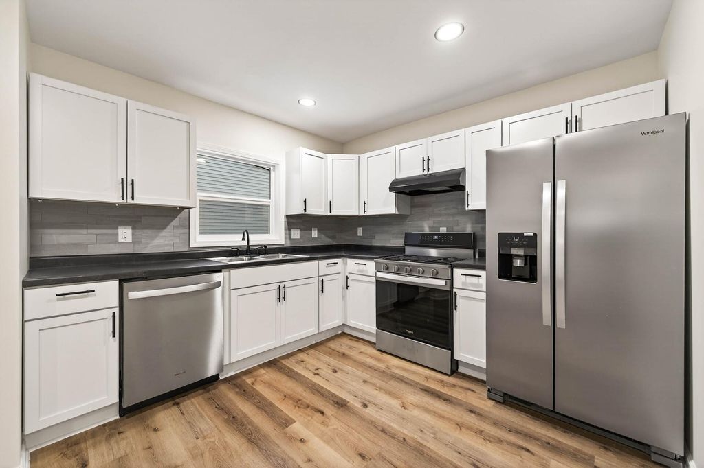 Photo of 1216 County Road C E, Maplewood, MN 55109 (MLS # 7006902)