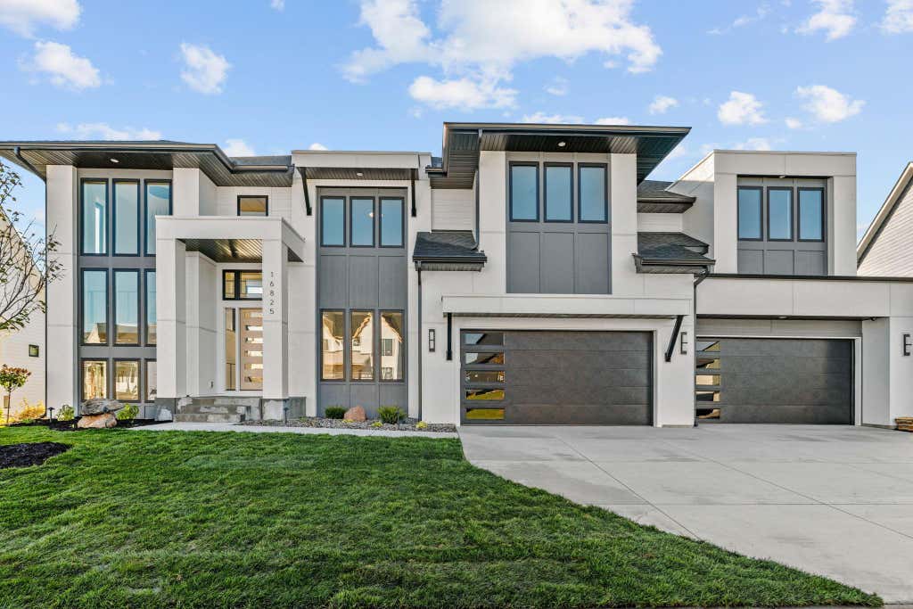 Photo of 16530 64th Place N, Maple Grove, MN 55311 (MLS # 7129565)