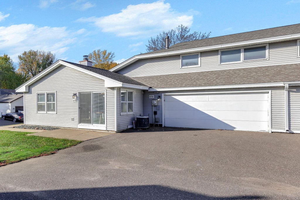 Photo of 6750 Gretchen Court N, Oakdale, MN 55128 (MLS # 7166912)
