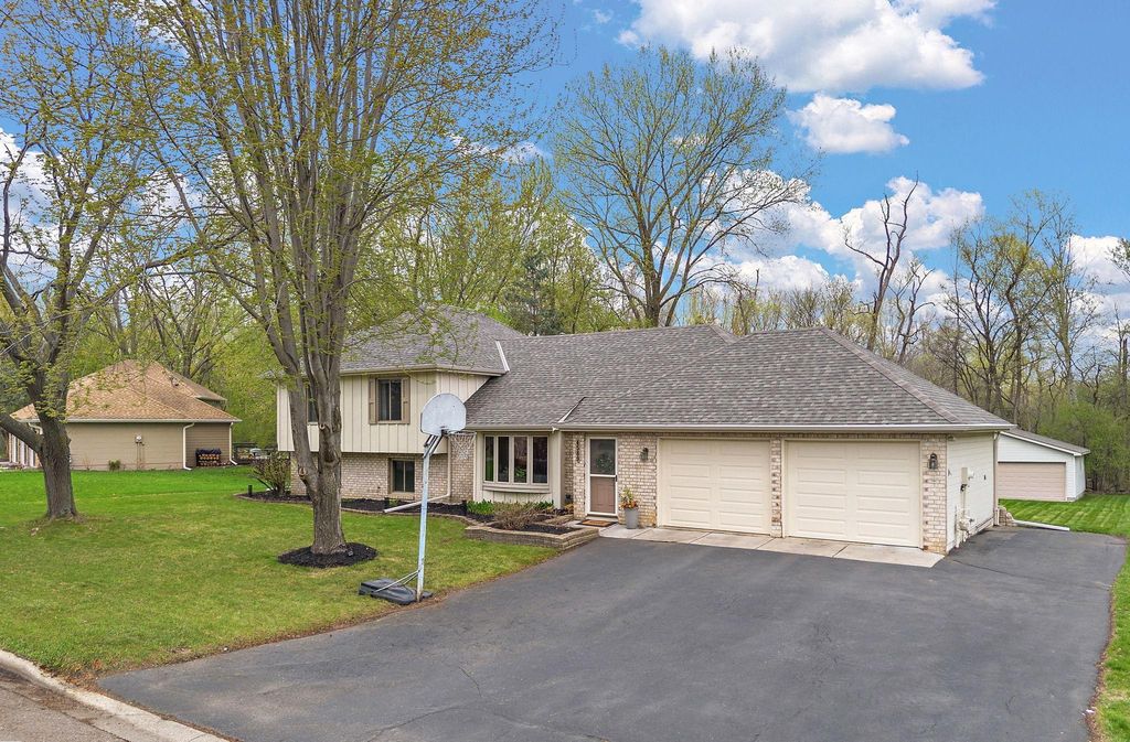 Photo of 4589 Saddlewood Drive, Minnetonka, MN 55345 (MLS # 7051995)