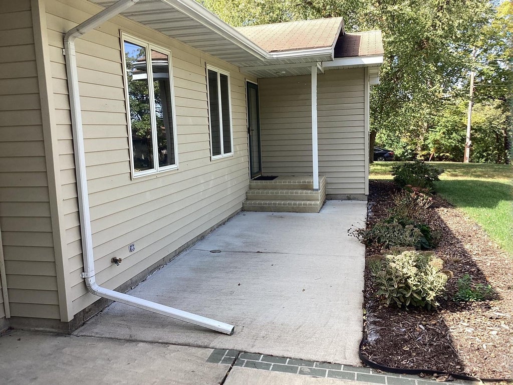 Photo of 1113 Shore Acres Drive, Albert Lea, MN 56007 (MLS # 7156874)
