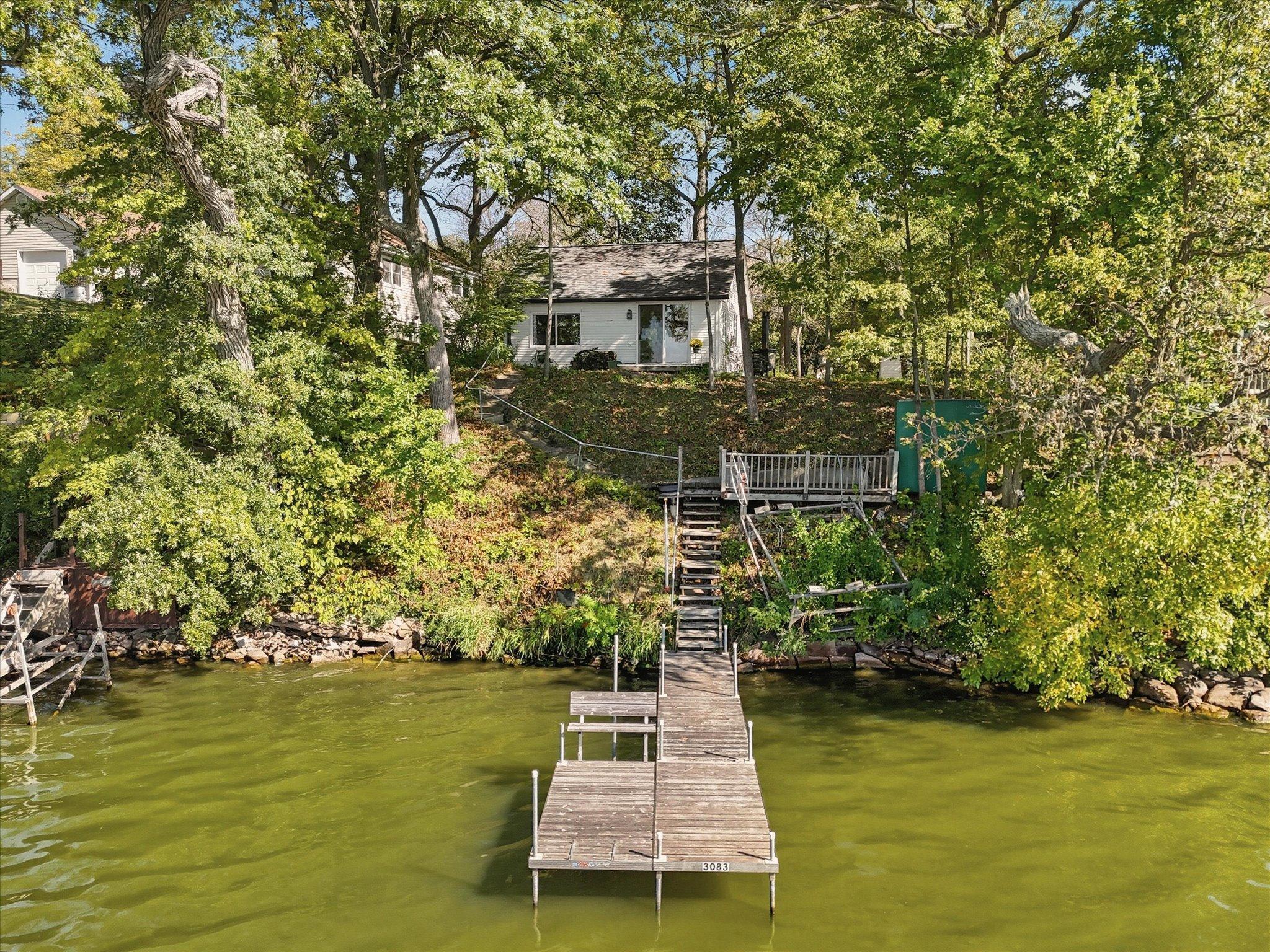 3083 Lake Shore Avenue